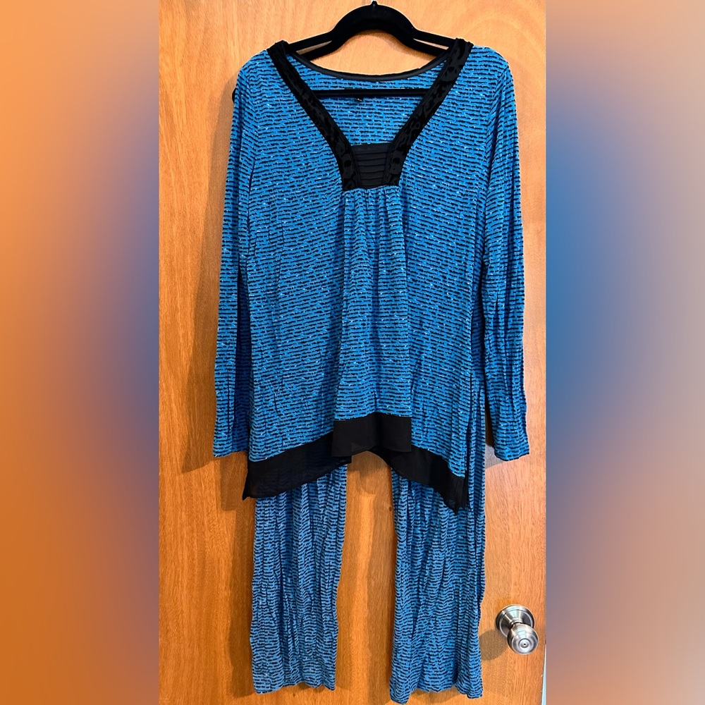 Simply Vera Wang blue pajamas set